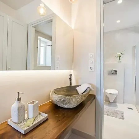 Sleeps 4 Pool Air Con Wifi