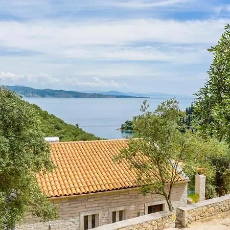Sleeps 4 Pool Air Con Wifi * Kavalleraina