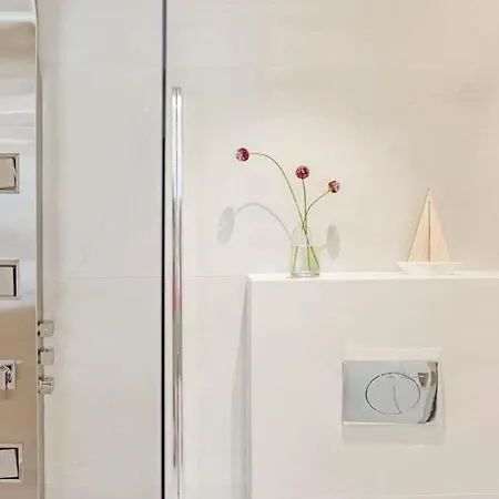 Sleeps 4 Pool Air Con Wifi * Kavalleraina